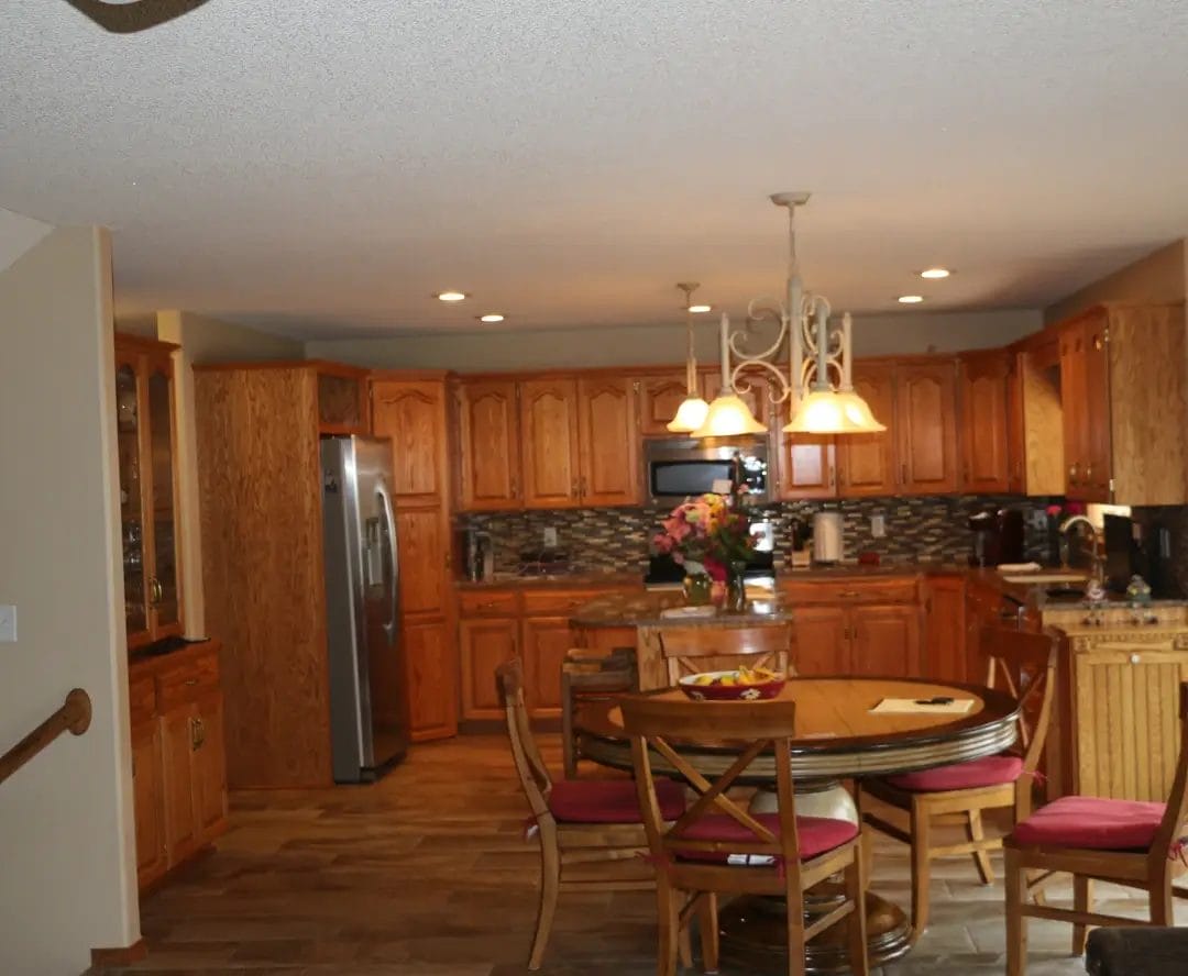 before_distant_shot_of_kitchen_1